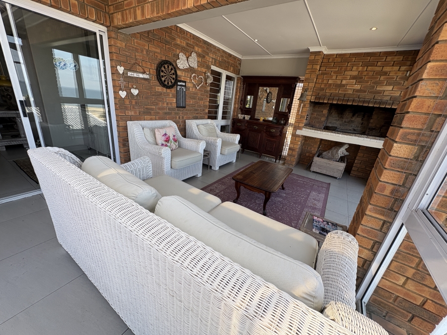 6 Bedroom Property for Sale in Cintsa East Eastern Cape